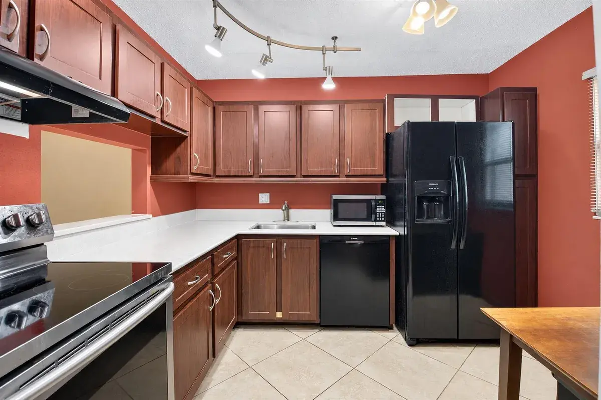 2700 CASITA Way W # 102, Delray Beach FL 33445