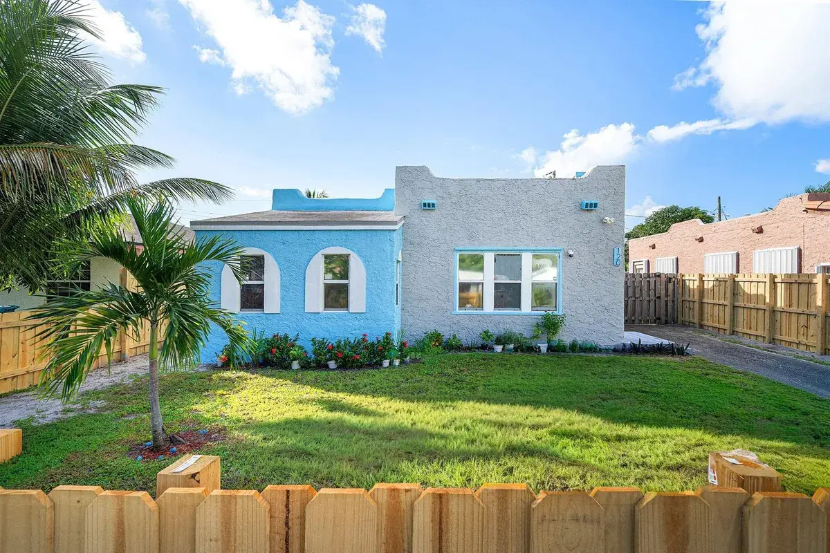 120 NW 4TH Avenue, Boynton Beach FL 33435