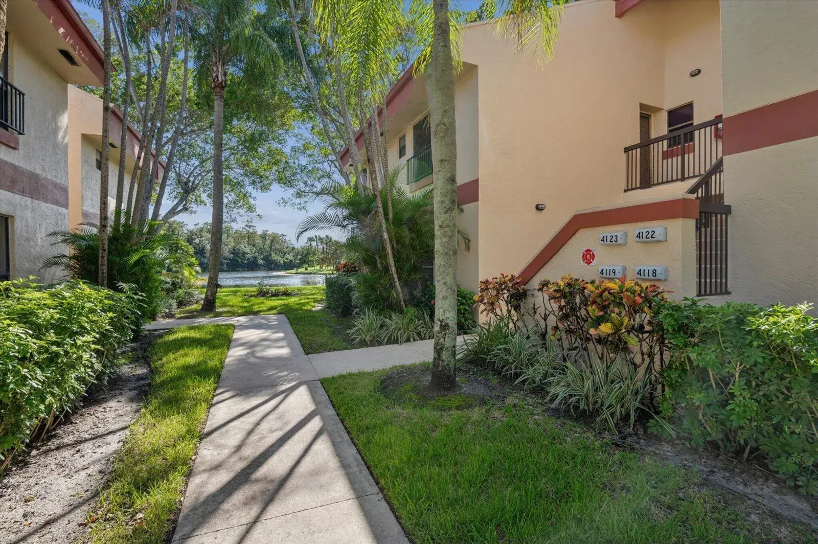 4119 CARAMBOLA Circle S # 2120, Coconut Creek FL 33066