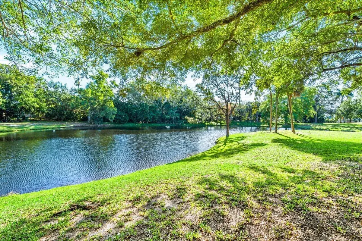 5087 Oakhill Lane, Delray Beach FL 33484