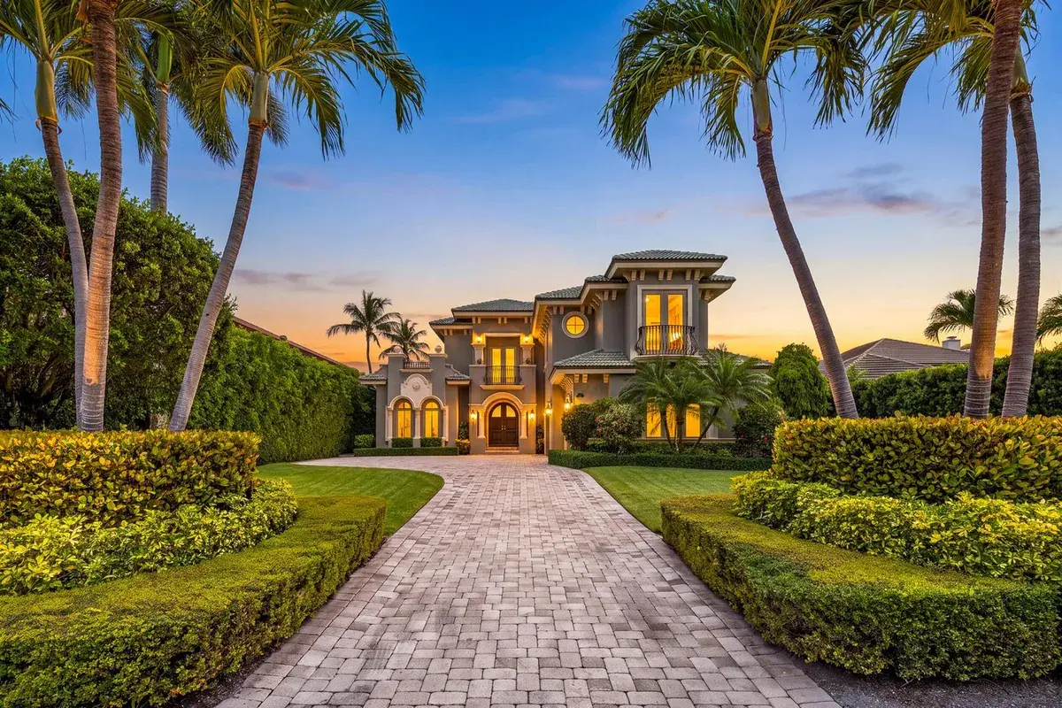 1207 N ATLANTIC Drive, Lantana FL 33462