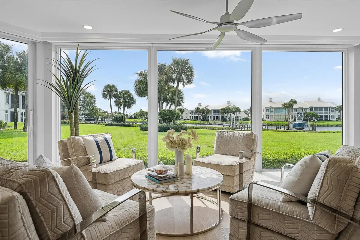 360 SPYGLASS Way # 360, Jupiter FL 33477