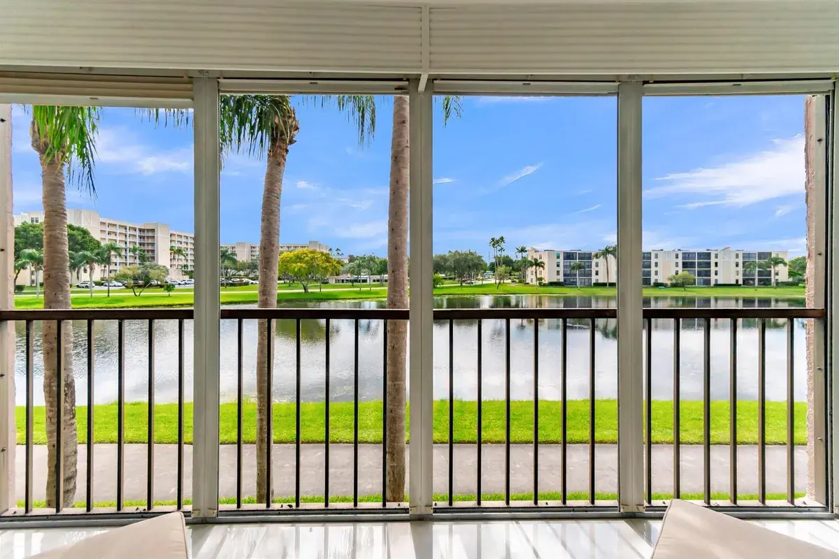 7320 Amberly Lane # 208, Delray Beach FL 33446
