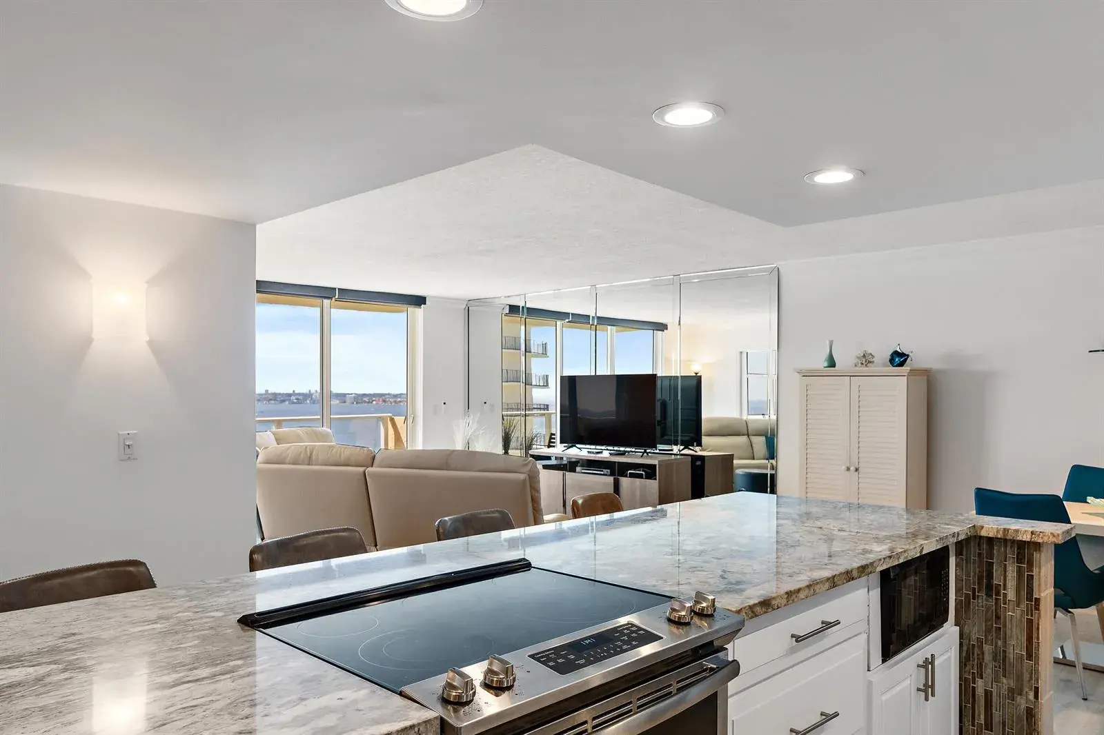 5440 N OCEAN Drive, Singer Island FL 33404