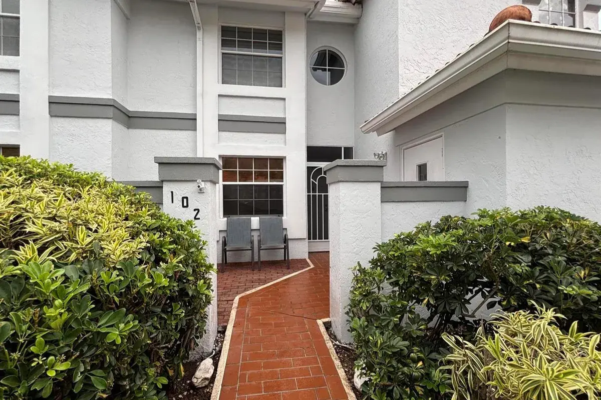 9927 Seacrest Circle # 102, Boynton Beach FL 33437