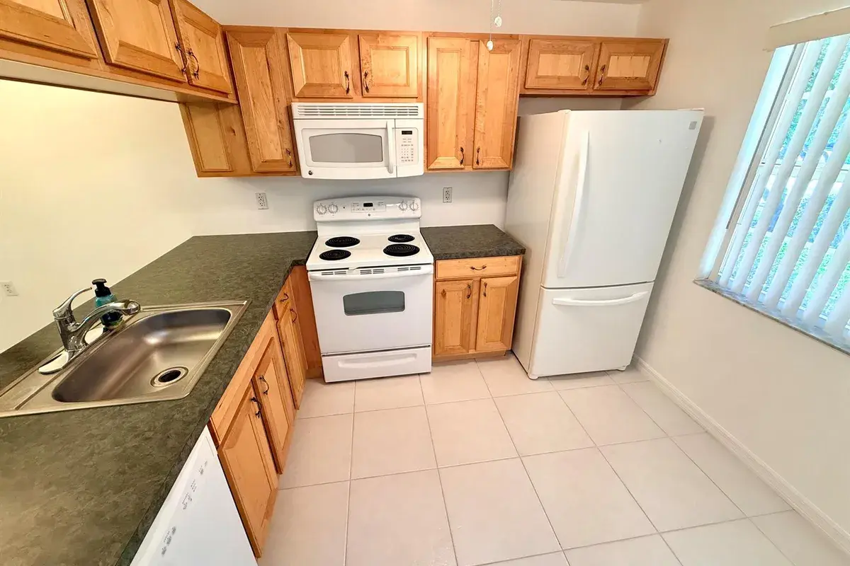 1105 Bahama Bend # B1, Coconut Creek FL 33066