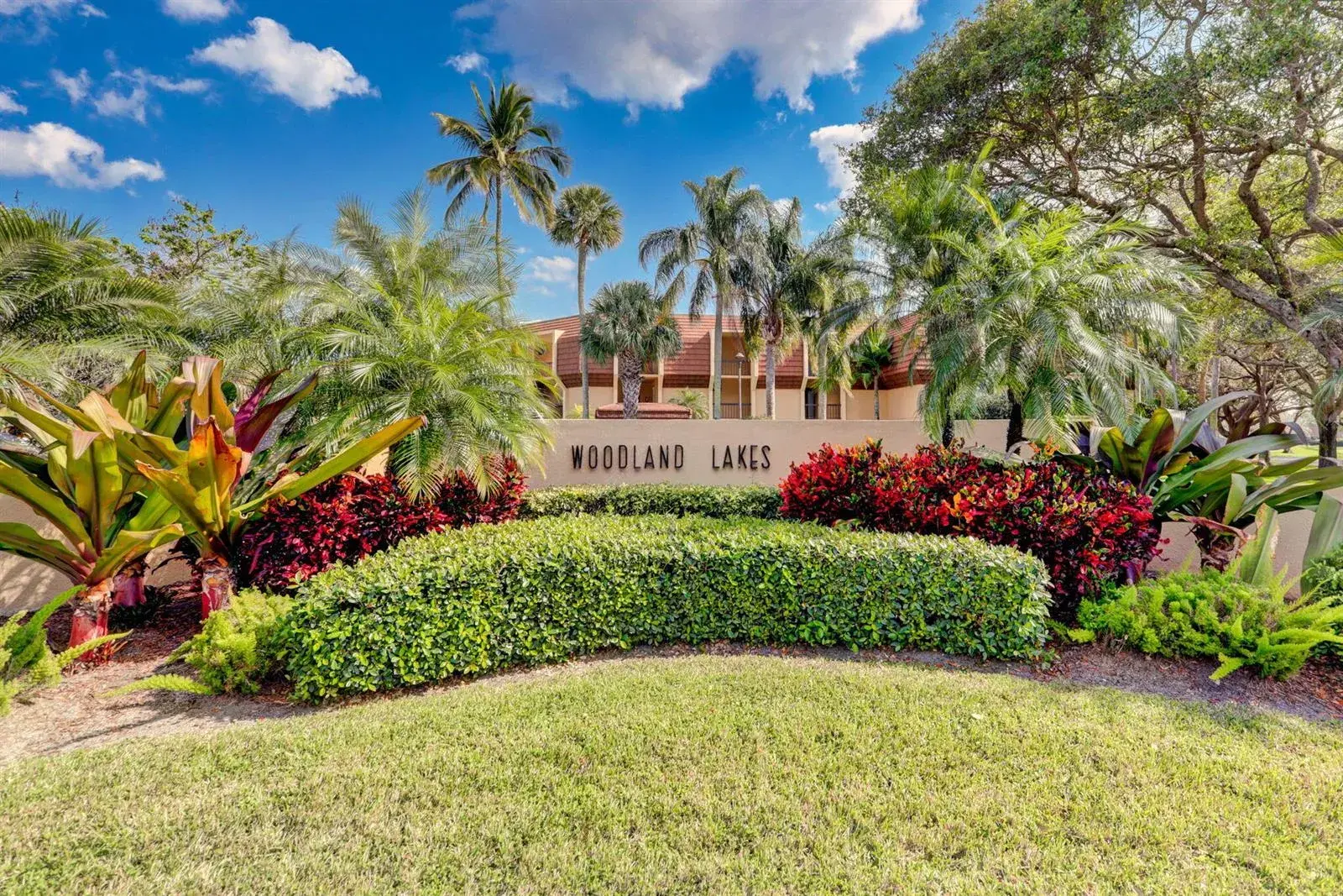 5344 WOODLAND LAKES Drive # 225, Palm Beach Gardens FL 33418
