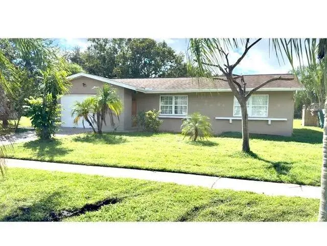 262 NE Brunson Court, Port St. Lucie FL 34983