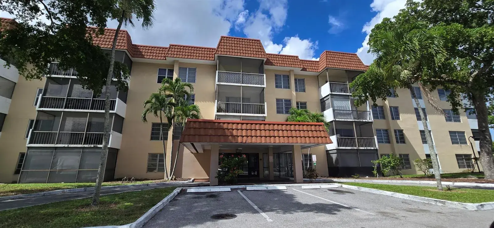 4154 Inverrary Drive # 302, Lauderhill FL 33319