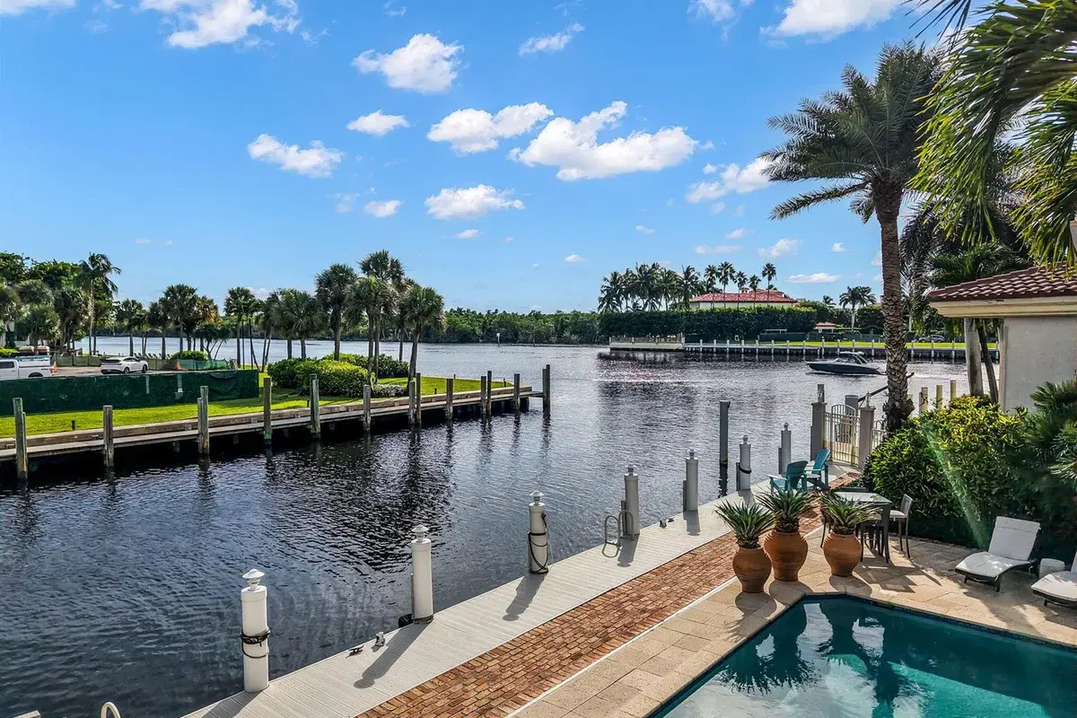 1014 Grand Court, Highland Beach FL 33487