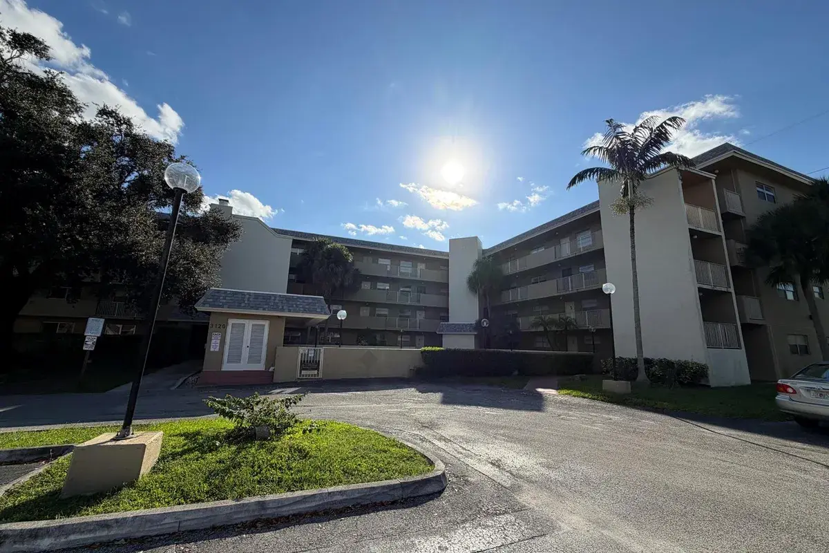 3120 N PINE ISLAND Road # 403, Sunrise FL 33351