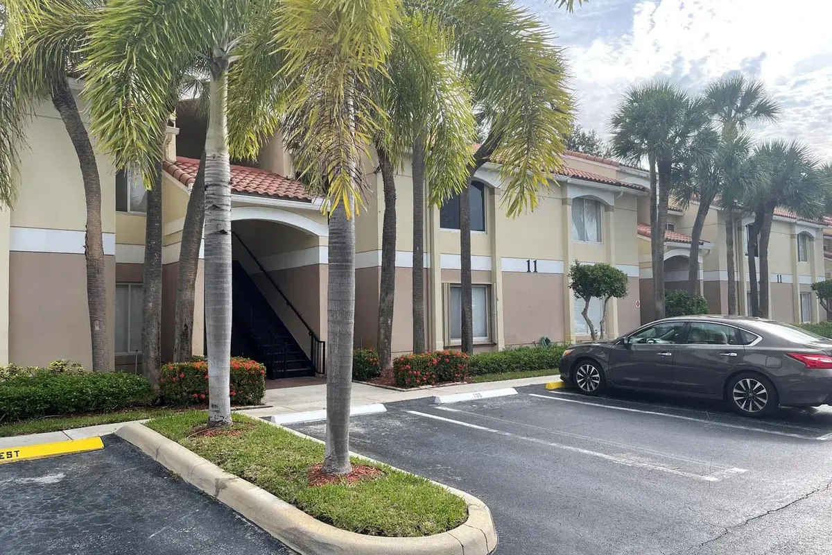 815 W Boynton Beach Boulevard # 203, Boynton Beach FL 33426