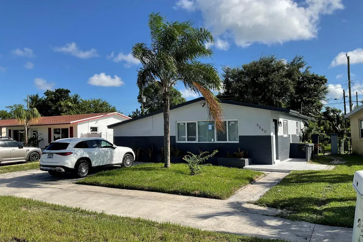 5540 Mayo Street, Hollywood FL 33021