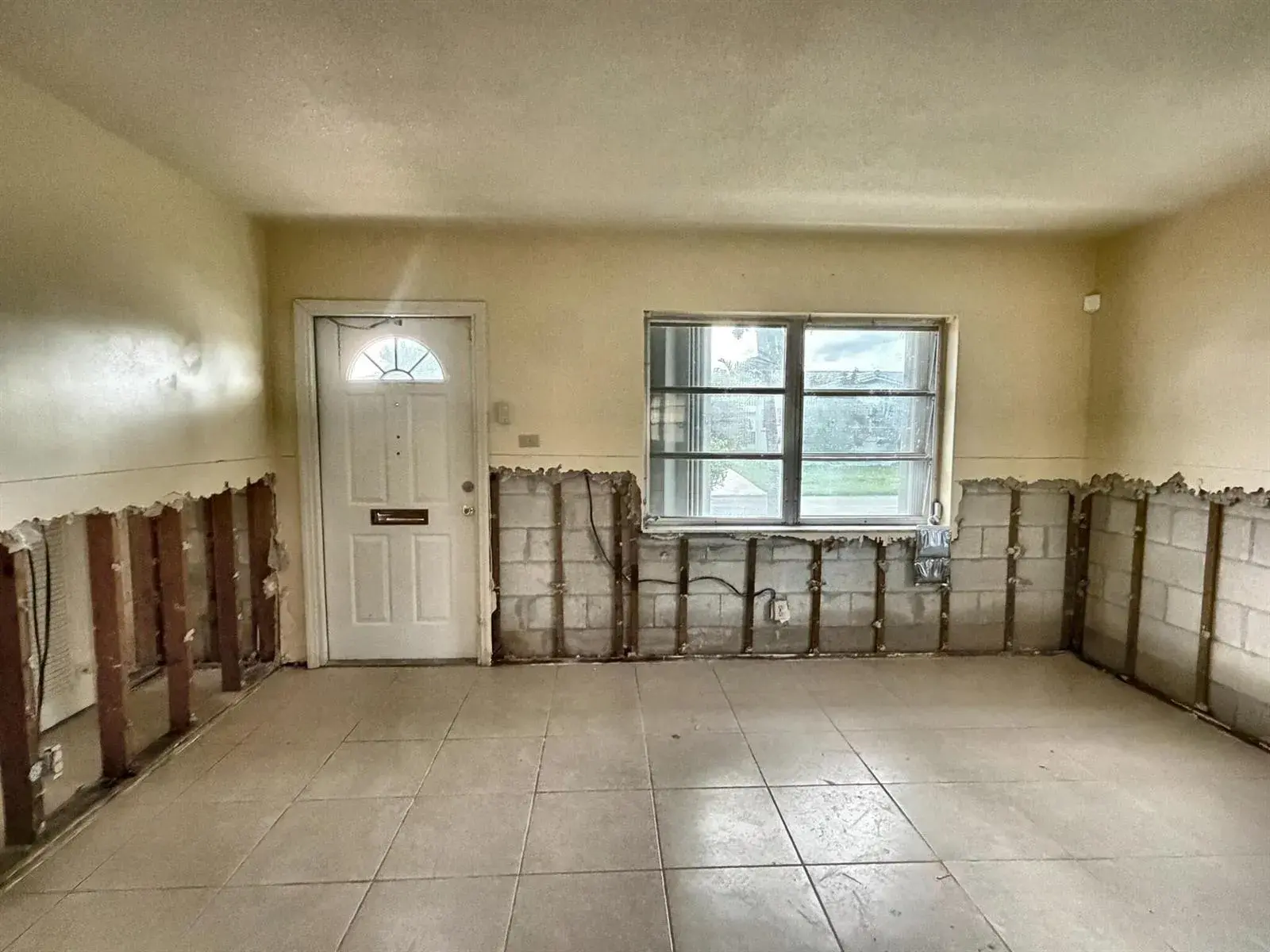 5718 NW 86TH Terrace, Tamarac FL 33321