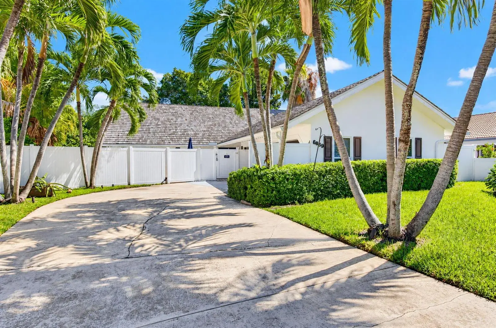 6869 Terra Tranquila Drive, Boca Raton FL 33433