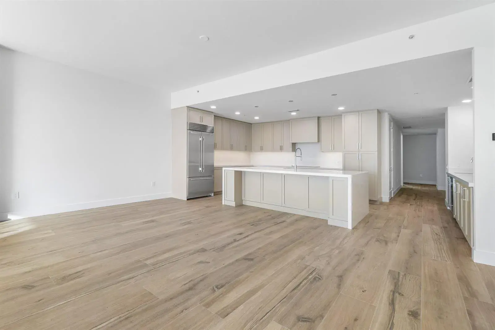 180 LAKE Drive # 2303, Palm Beach Shores FL 33404