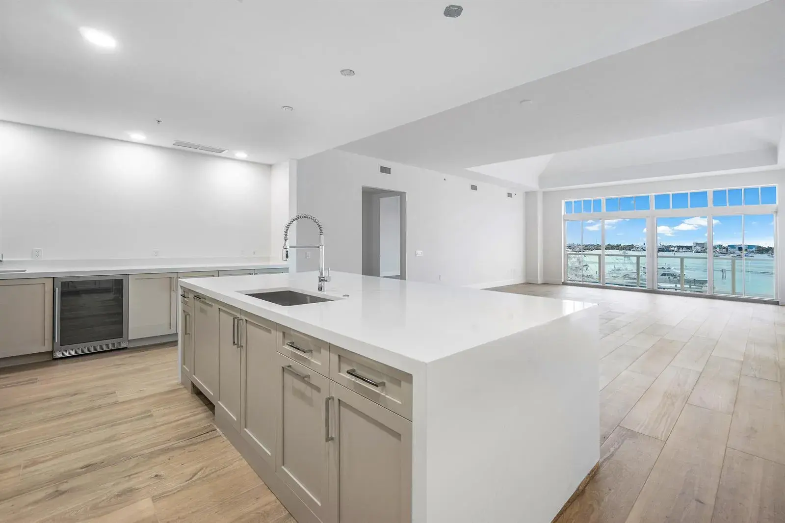 180 LAKE Drive # 2303, Palm Beach Shores FL 33404