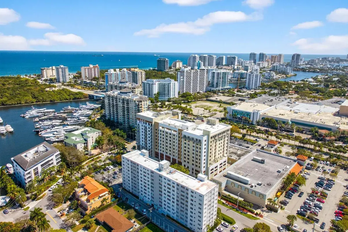 2555 NE 11th Street # 404, Fort Lauderdale FL 33304