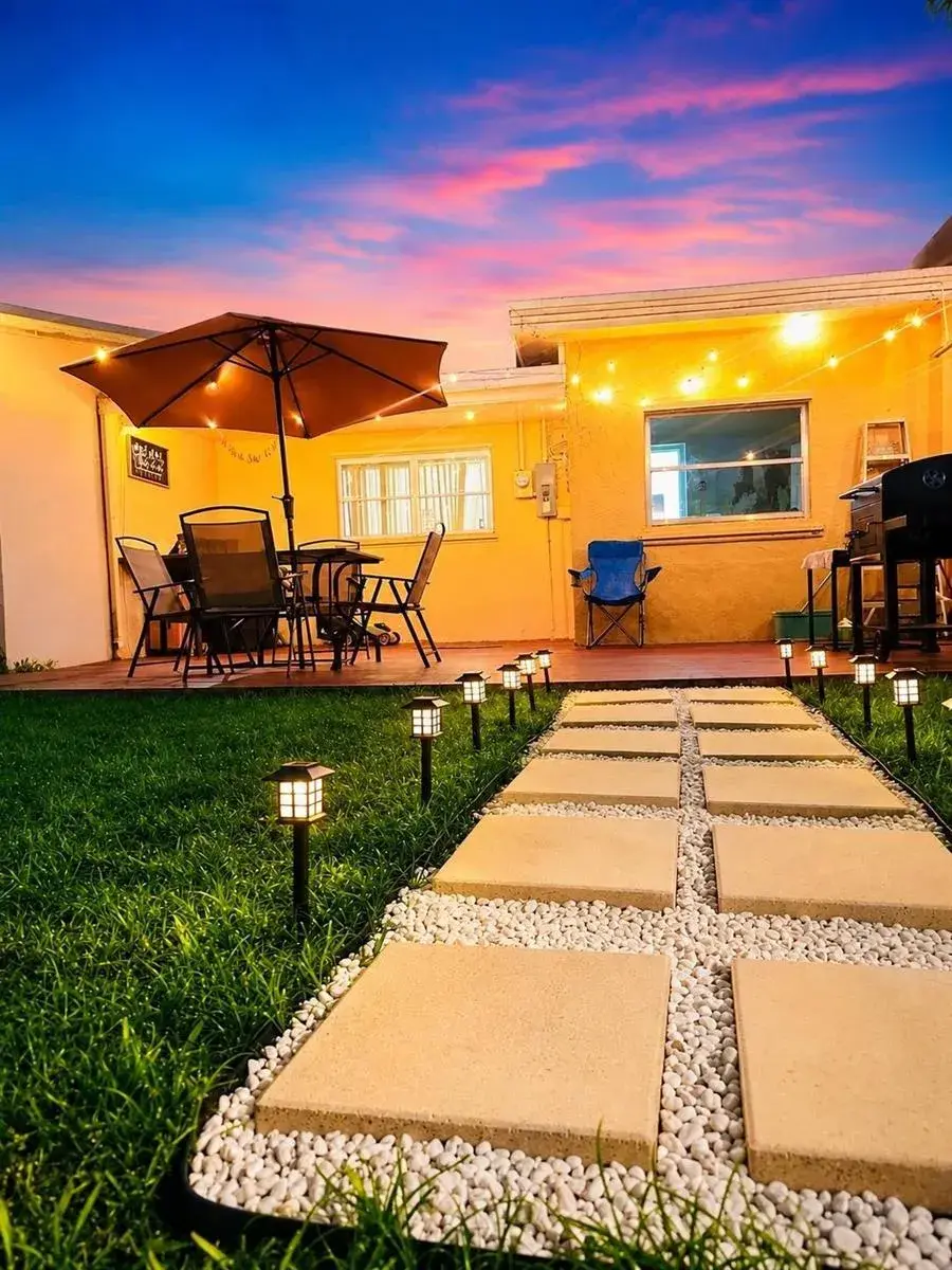 820 N GOLF Drive, Hollywood FL 33021