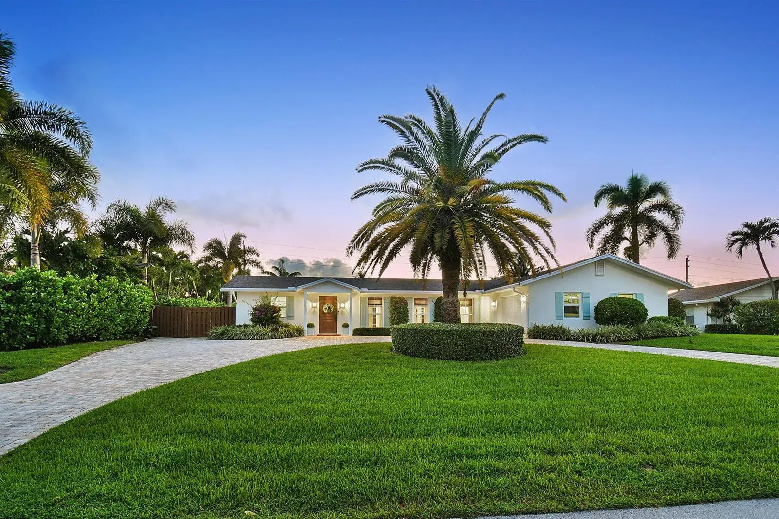 215 GOLFVIEW Drive, Tequesta FL 33469