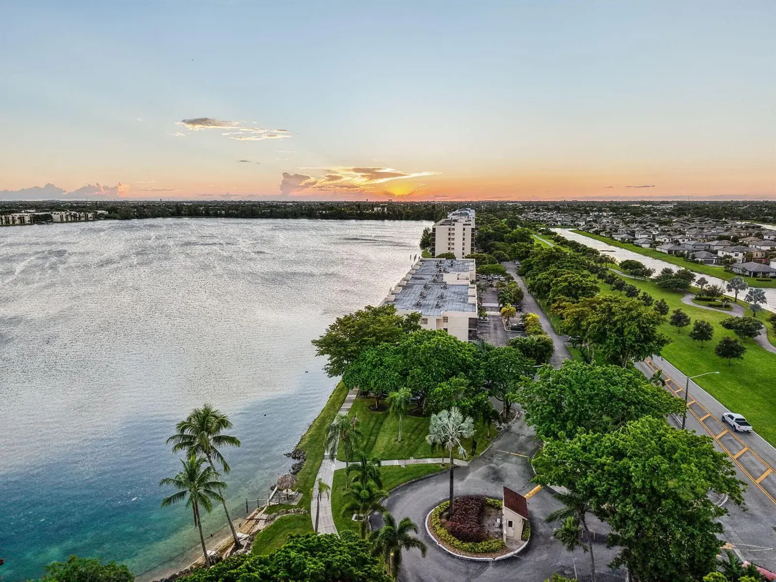 110 Lake Emerald Drive Unit 303, Oakland Park FL 33309