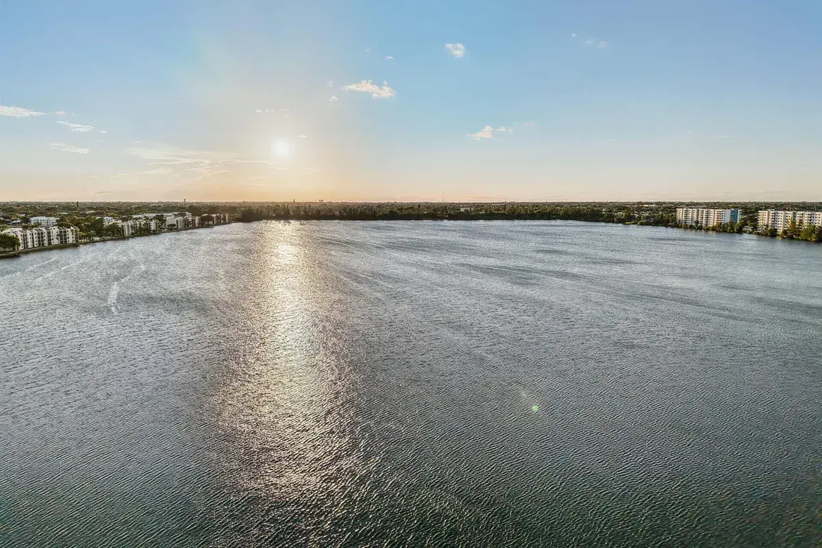 110 Lake Emerald Drive Unit 303, Oakland Park FL 33309