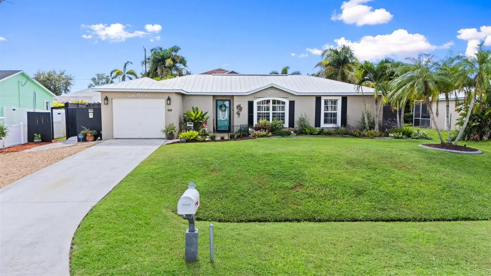 826 SW Hamberland Avenue, Port St. Lucie FL 34953