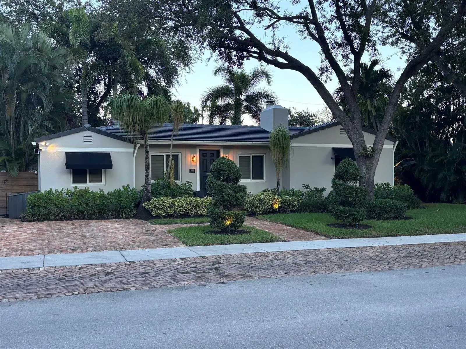 700 N Victoria Park Road, Fort Lauderdale FL 33304
