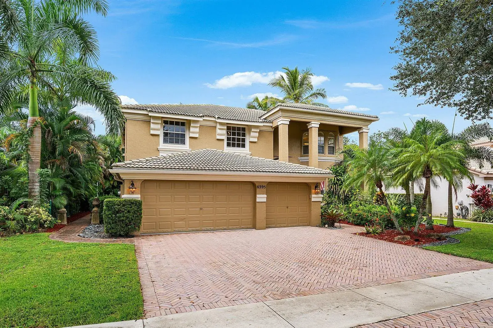 6395 Stonehurst Circle, Lake Worth FL 33467