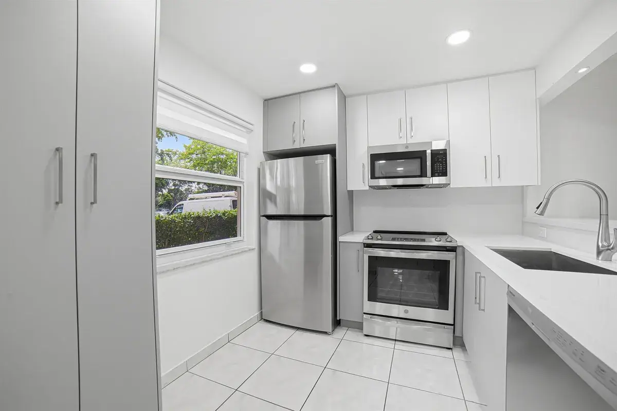 3121 NW 47TH Avenue # 109, Lauderdale Lakes FL 33319