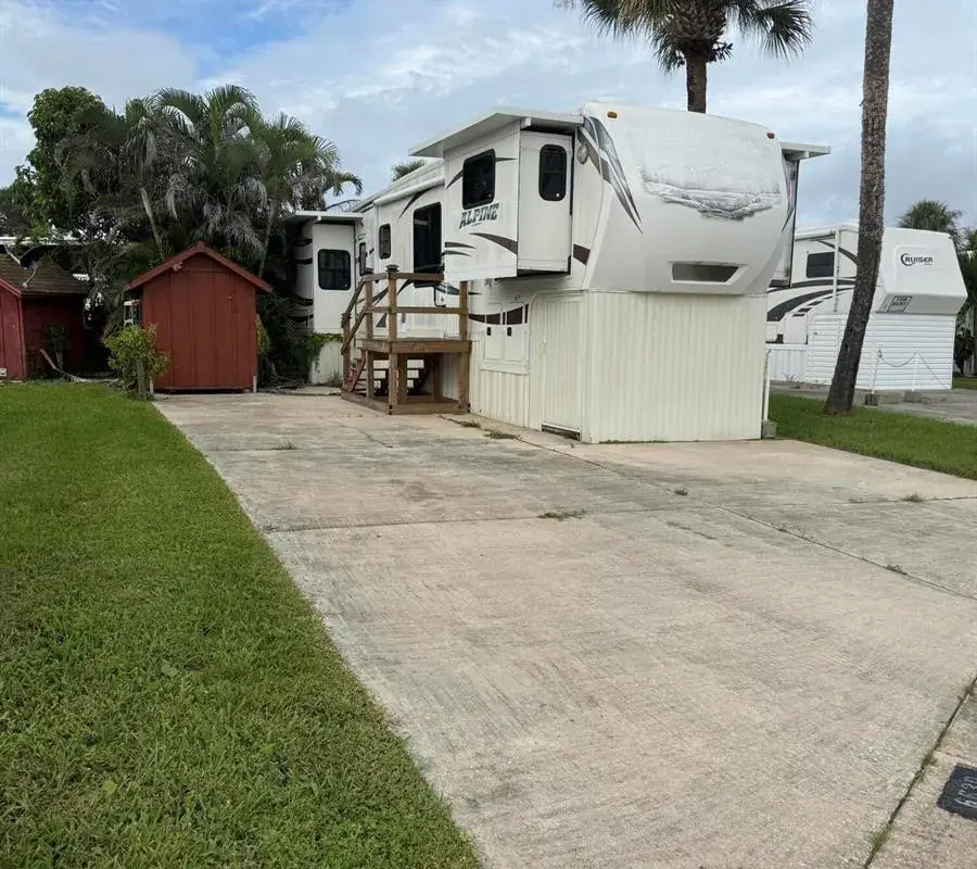 6630 SE 55TH Street, Okeechobee FL 34974