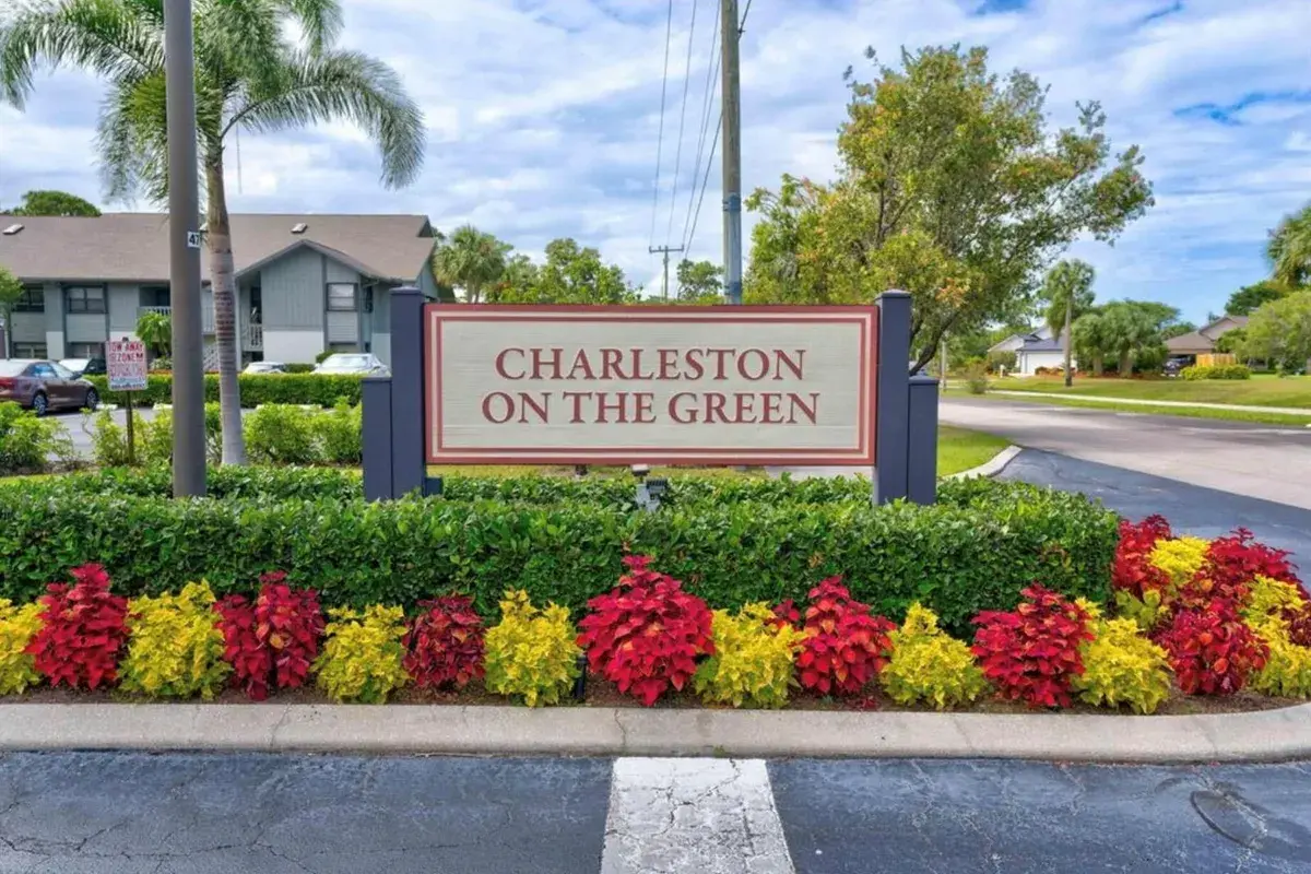 6276 SE CHARLESTON Place # 102, Hobe Sound FL 33455