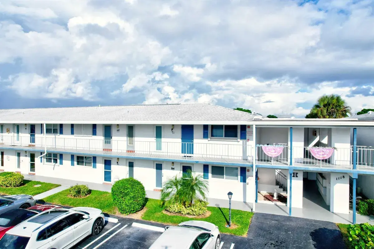 1118 Lake Terrace # 215, Boynton Beach FL 33426