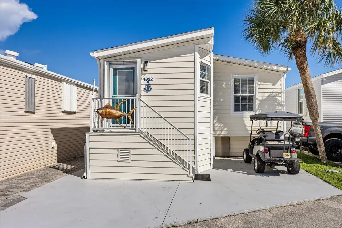 1092 NETTLES Boulevard, Jensen Beach FL 34957