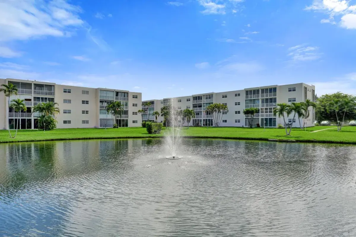 202 SE 10TH Street # 203, Dania Beach FL 33004