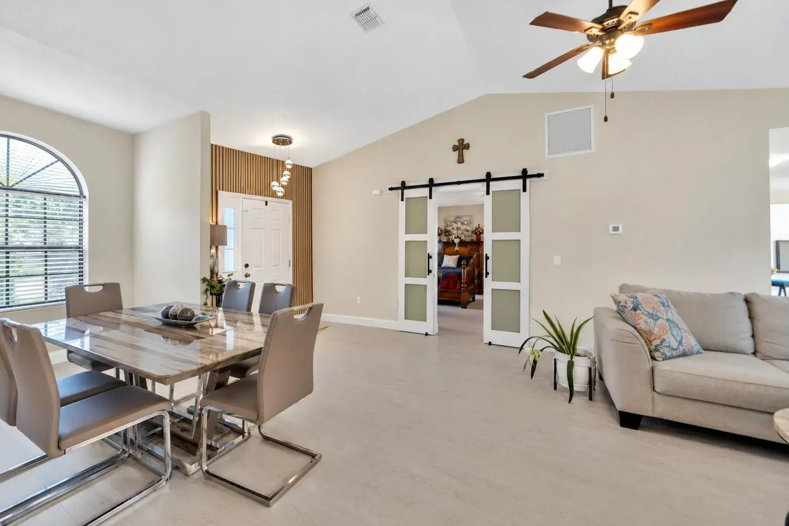 2268 SE LONGHORN Avenue, Port St. Lucie FL 34952
