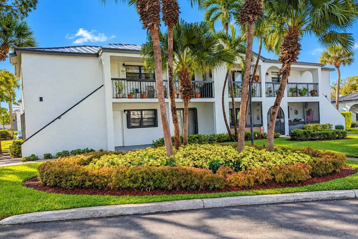 18286 MEDITERRANEAN Boulevard # 202, Hialeah FL 33015