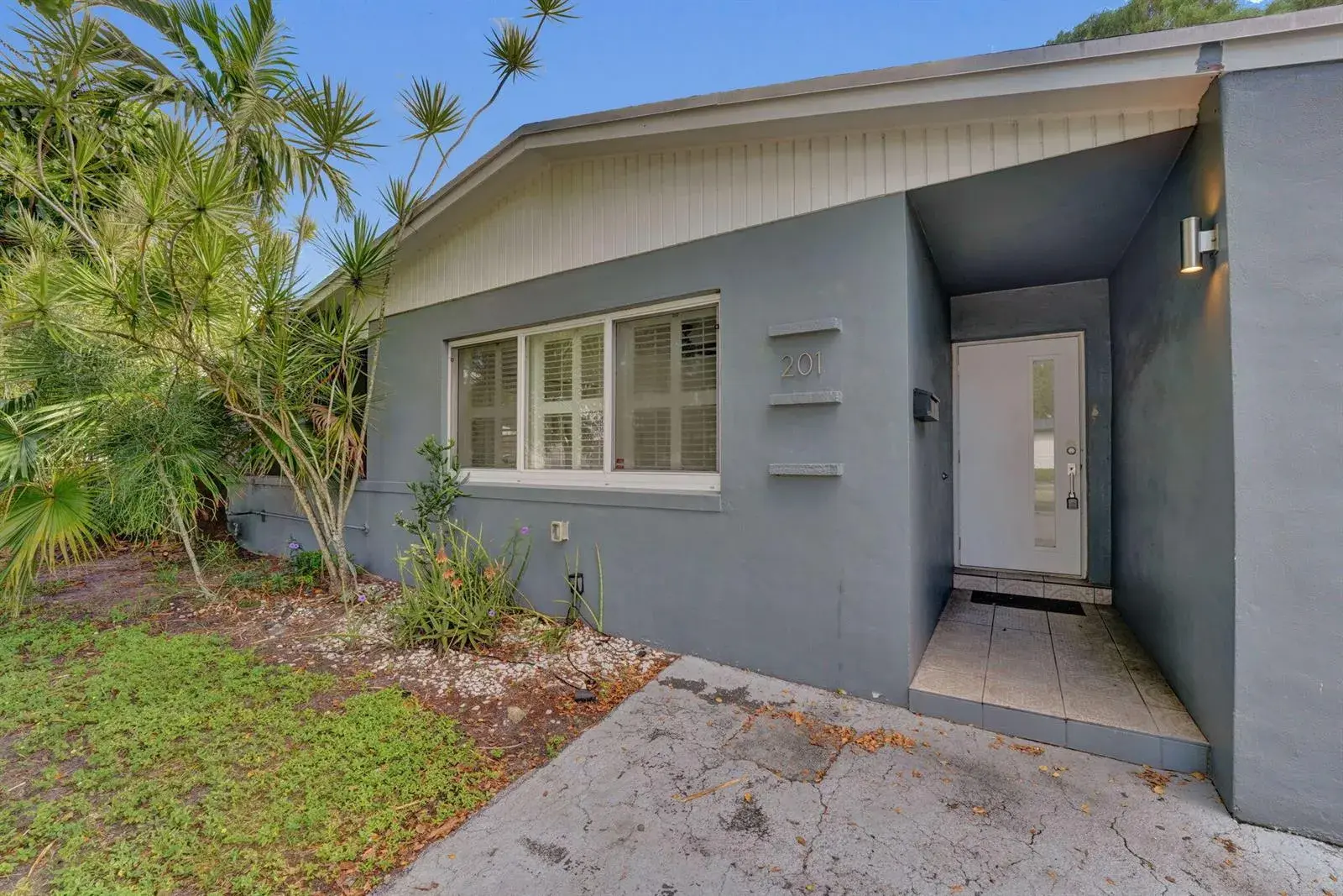 201 N 68TH Way, Hollywood FL 33024