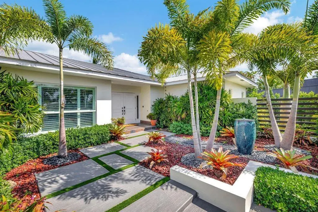 4907 Holly Drive, Tamarac FL 33319
