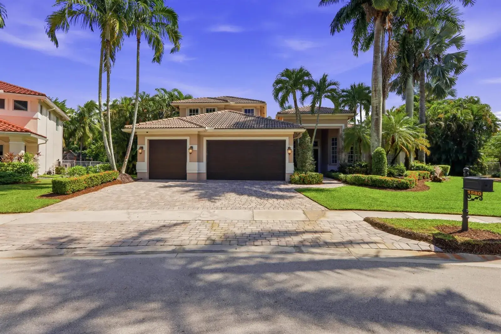 1580 VICTORIA ISLE Way, Weston FL 33327