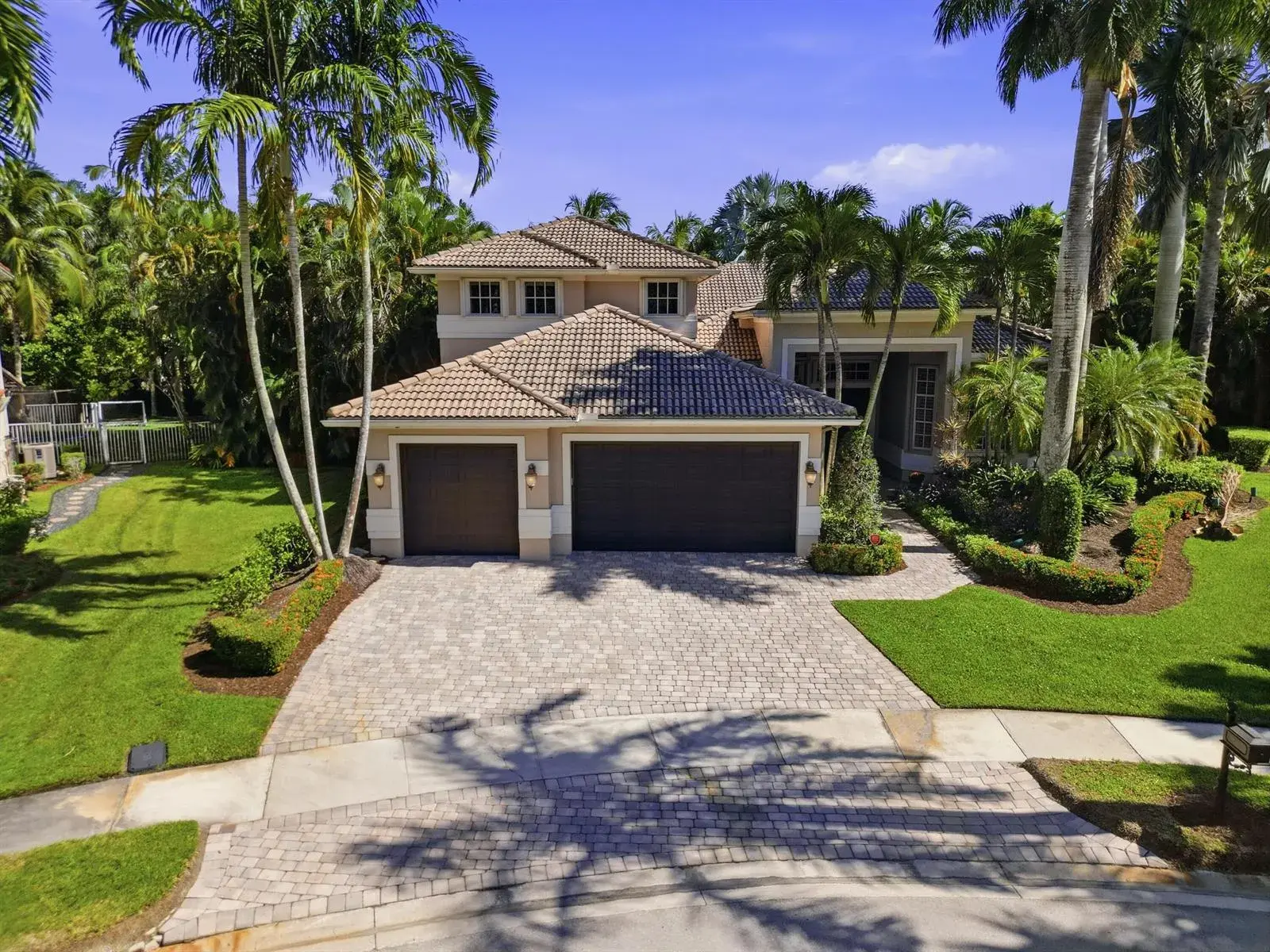 1580 VICTORIA ISLE Way, Weston FL 33327