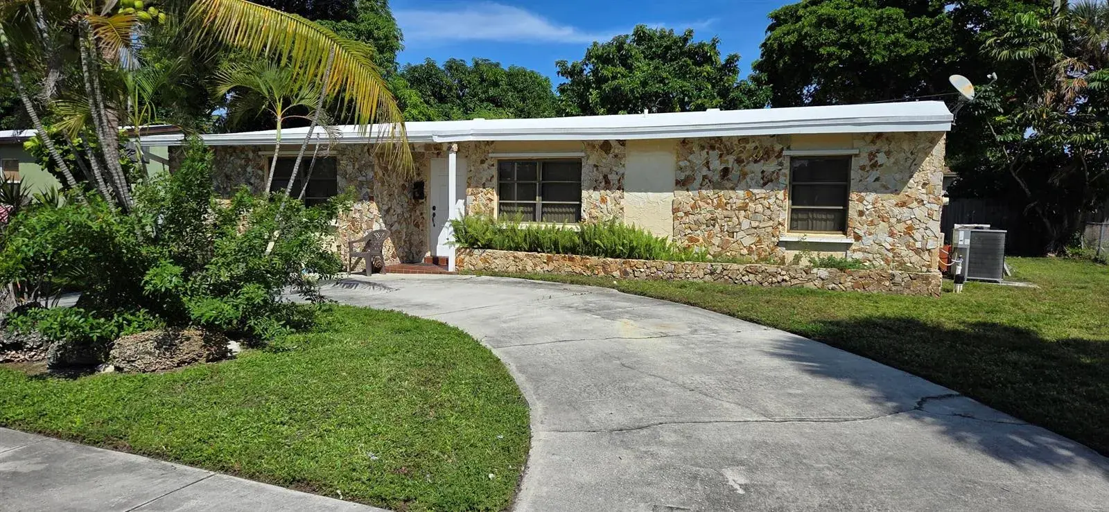 2448 NE 13TH Avenue, Pompano Beach FL 33064