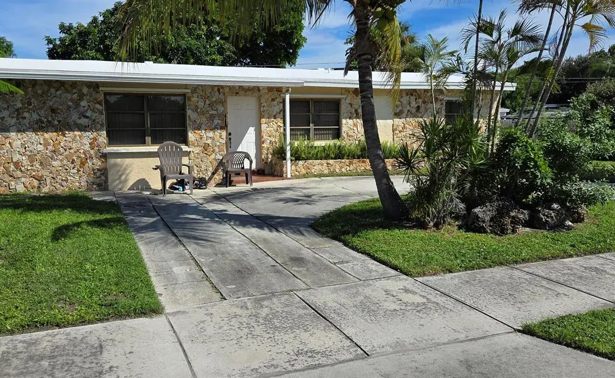 2448 NE 13TH Avenue, Pompano Beach FL 33064