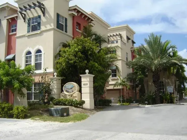 1033 NE 17th Way # 1504, Fort Lauderdale FL 33304