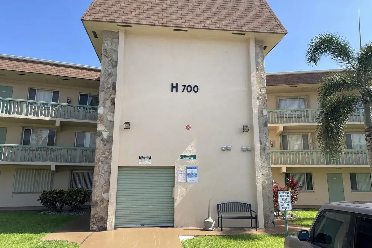 700 Village Green Court # 208, Palm Springs FL 33461