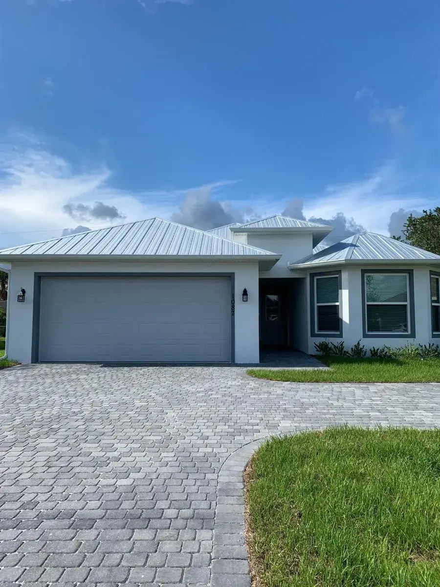 2902 SW Savona Boulevard, Port St. Lucie FL 34953