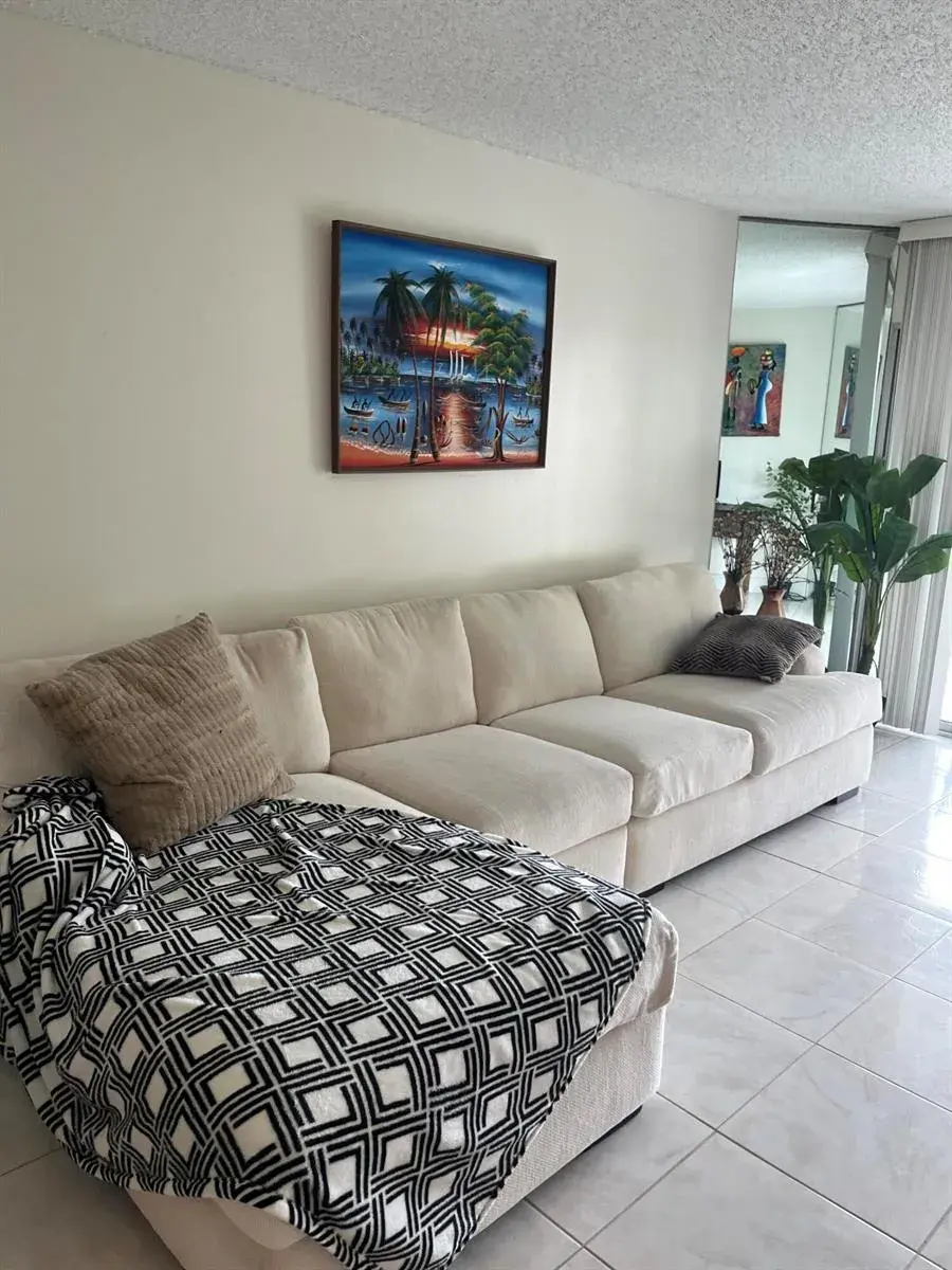 3871 VIA POINCIANA # 402, Lake Worth FL 33467