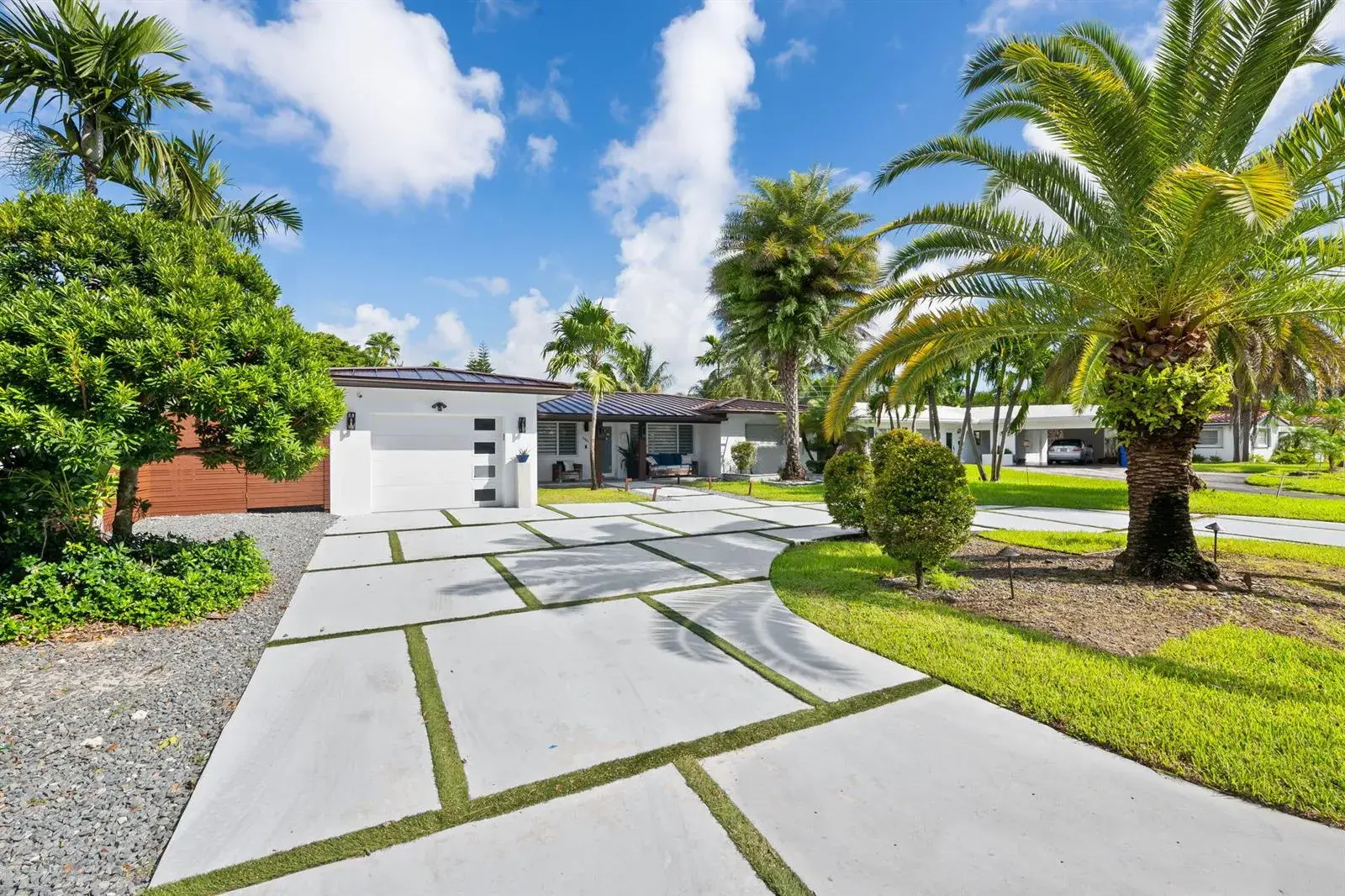2041 NE 52ND Street, Fort Lauderdale FL 33308
