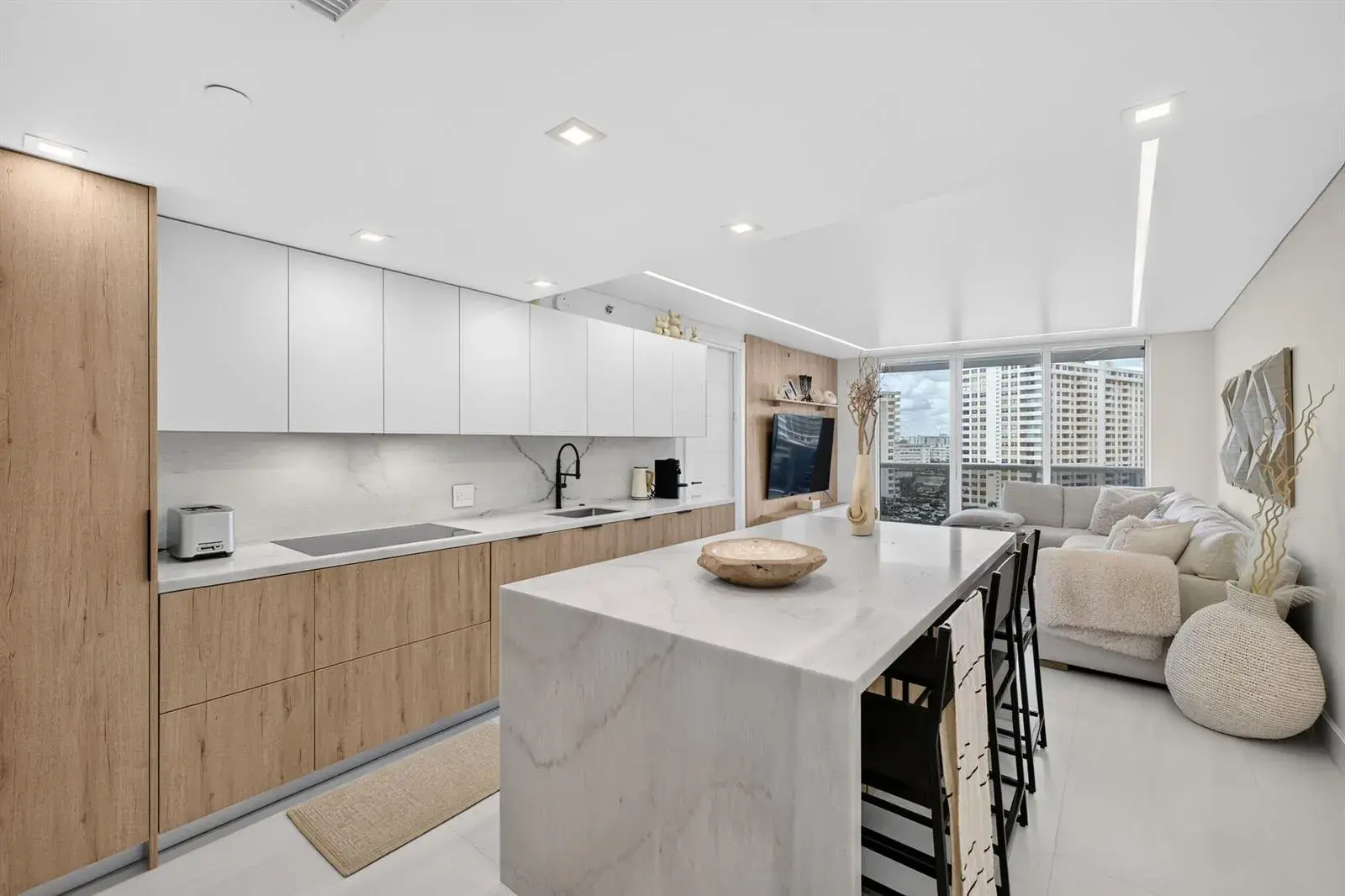 1800 S OCEAN Drive # 806, Hallandale Beach FL 33009