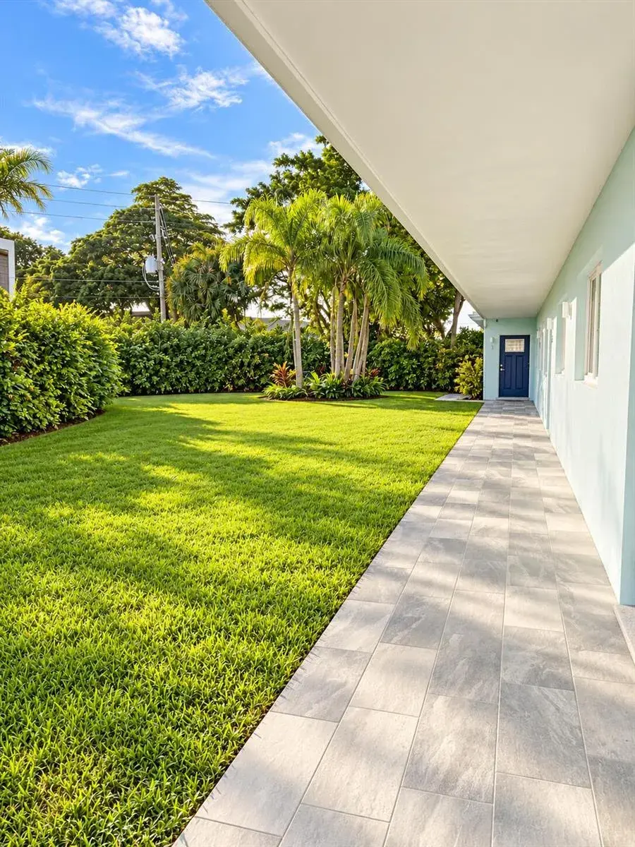 898 SE 2nd Place, Deerfield Beach FL 33441